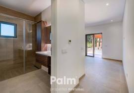 Renovated 4-Bedroom Villa | Heated Pool & Sea Views | Carvoeiro