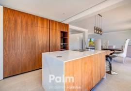 Renovated 4-Bedroom Villa | Heated Pool & Sea Views | Carvoeiro