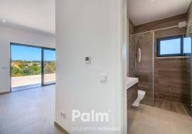 Renovated 4-Bedroom Villa | Heated Pool & Sea Views | Carvoeiro