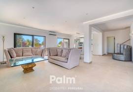 Renovated 4-Bedroom Villa | Heated Pool & Sea Views | Carvoeiro