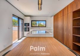 Renovated 4-Bedroom Villa | Heated Pool & Sea Views | Carvoeiro