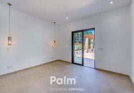 Renovated 4-Bedroom Villa | Heated Pool & Sea Views | Carvoeiro