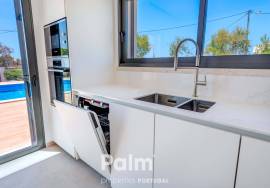 Renovated 4-Bedroom Villa | Heated Pool & Sea Views | Carvoeiro