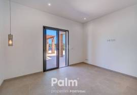 Renovated 4-Bedroom Villa | Heated Pool & Sea Views | Carvoeiro