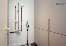 Luxury 4-Bedroom Apartment on the Seafront