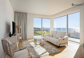 Luxury 4-Bedroom Apartment on the Seafront