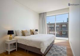 Luxury 4-Bedroom Apartment on the Seafront