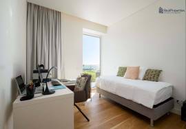 Luxury 4-Bedroom Apartment on the Seafront