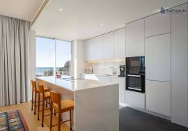 Luxury 4-Bedroom Apartment on the Seafront