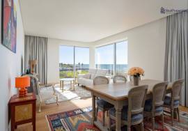 Luxury 4-Bedroom Apartment on the Seafront