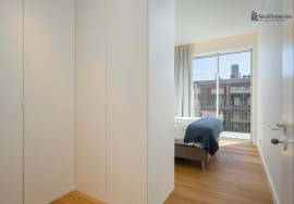 Luxury 4-Bedroom Apartment on the Seafront