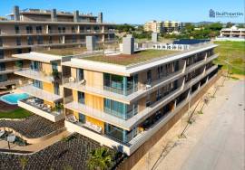 Luxury 4-Bedroom Apartment on the Seafront