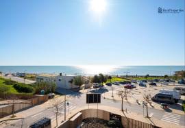 Luxury 4-Bedroom Apartment on the Seafront