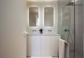 Luxury 4-Bedroom Apartment on the Seafront