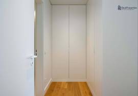 Luxury 4-Bedroom Apartment on the Seafront