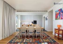 Luxury 4-Bedroom Apartment on the Seafront