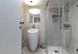 House T3+1 | Attic & Basement | Refurbished | Outdoor Patio | Mulberry | Estoril