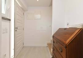House T3+1 | Attic & Basement | Refurbished | Outdoor Patio | Mulberry | Estoril