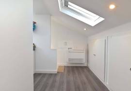 House T3+1 | Attic & Basement | Refurbished | Outdoor Patio | Mulberry | Estoril