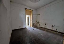 BUILDING IN THE CENTER OF FUNCHAL