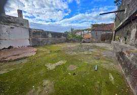 BUILDING IN THE CENTER OF FUNCHAL