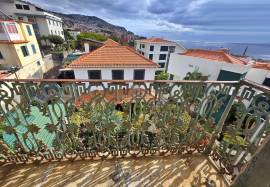 BUILDING IN THE CENTER OF FUNCHAL
