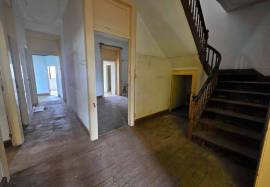 BUILDING IN THE CENTER OF FUNCHAL