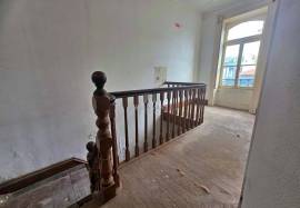 BUILDING IN THE CENTER OF FUNCHAL