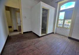 BUILDING IN THE CENTER OF FUNCHAL