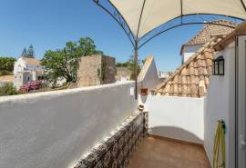 Tavira – Stylish 1+1 bedroom apartment with mezzanine in historic centre.