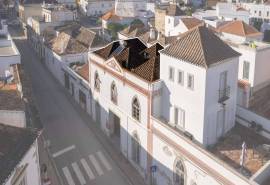 Tavira – Stylish 1+1 bedroom apartment with mezzanine in historic centre.