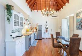 Tavira – Stylish 1+1 bedroom apartment with mezzanine in historic centre.