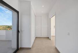 Carvoeiro – Renovated 4-Bedroom Villa with Private Heated Pool and Sea Views