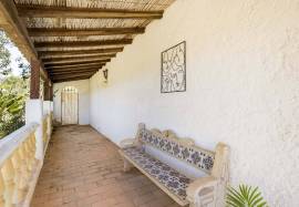 Almancil – Prime plot with approved villa project with pool, walking distance to amenities