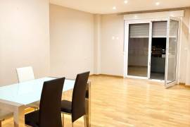 Sale and rental of a flat in Campello (Alicante).