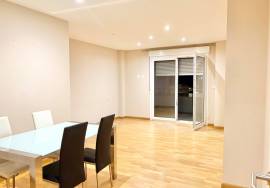 Sale and rental of a flat in Campello (Alicante).