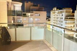 Sale and rental of a flat in Campello (Alicante).