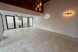 House / villa for sale 186.72 sqm in Bucuresti, Lujerului area