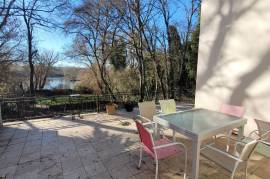 A True Haven Of Peace By The Water, This Beautiful House Offers 95 M2 Of Living Space On 1768 M2 Of Land.