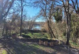 A True Haven Of Peace By The Water, This Beautiful House Offers 95 M2 Of Living Space On 1768 M2 Of Land.