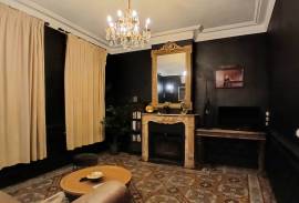 Beautiful Town House Full Of Character Offering 195 M2 Of Living Space, A Delightful Courtyard With Jacuzzi And A Pleasant Terrace, In The Heart Of The Center