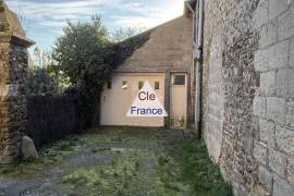 Town House with Outbuilding an Huge Potential Town House with Outbuilding an Huge Potential