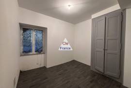 Town House with Outbuilding an Huge Potential Town House with Outbuilding an Huge Potential