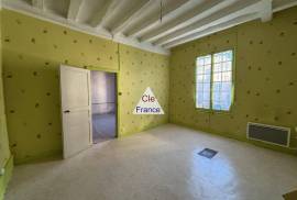 Town House with Outbuilding an Huge Potential Town House with Outbuilding an Huge Potential