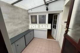 Town House with Neat Garden Town House with Neat Garden