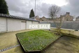 Town House with Neat Garden Town House with Neat Garden