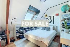 Detached Country House with Landscaped Garden