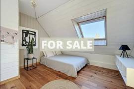 Detached Country House with Landscaped Garden