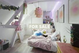 Detached Country House with Landscaped Garden