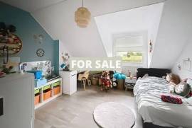 Detached Country House with Landscaped Garden